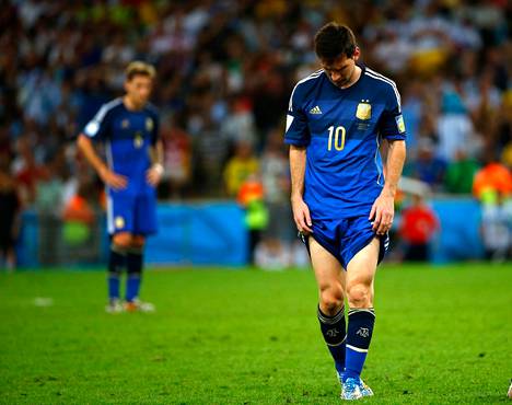 Messi pettyneenä Maracanã-stadionilla Rio de Janeirossa Brasiliassa vuonna 2014. Argentiina hävisi maailmanmestaruuden Saksalle MM-finaalissa maalein 1–0. 