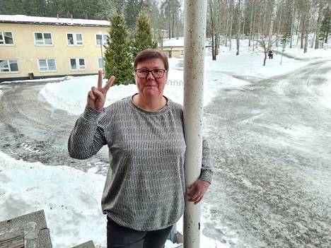 Työpaikallaan Karkun evankelisella opistolla Mervi Marku yllätti kaikki kisaamalla suositun The Voice of Finland -laulukilpailun uudella kaudella.