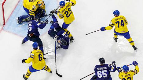 Ruotsi voitti Suomen MM-kisojen alkulohkossa voittolaukauskilpailussa.