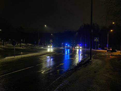 Onnettomuus sattui Juvankadun ja Yrjöläntien risteyksessä torstai-iltana hieman ennen kello kymmentä.