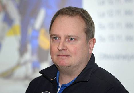 Alle 20-vuotiaiden jääkiekkomaajoukkueen päävalmentaja Tomi Lämsä.