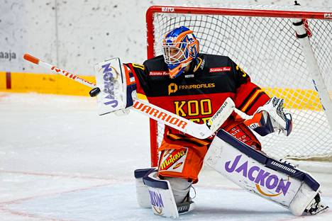 Kari Piiroinen oli Koovee-maalilla täystyöllistetty IPK-pelissä 29 torjunnallaan.
