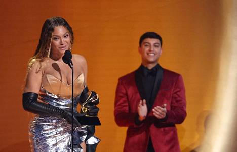 Popartistista Beyoncésta tuli kaikkien aikojen eniten Grammyja voittanut palkinnonsaaja yhteensä 32 palkinnolla.