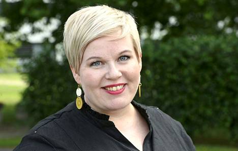 Annika Saarikko kuvattiin keskustan puoluehallituksen ja eduskuntaryhmän työvaliokuntien sekä ministeriryhmän yhteiskokouksessa Tuusulassa 10. elokuuta 2022. 