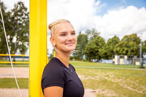 Vilhelmiina Prihti ei ota paineita tulevista EM-kisoista. Hän pelaa yhdessä Niina Ahtiaisen kanssa.