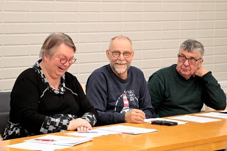 Oili Rastas-Anttila, Paavo Toikka ja Lassi Haapanen edustavat kirkkovaltuustossa Toimiva seurakunta -ryhmää.