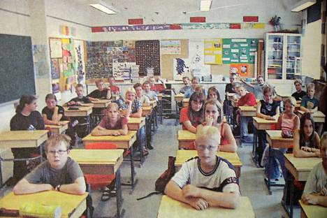 Harjavallan Vinnarin koulun 4–6-luokkalaiset siirtyivät opiskelemaan Keskustan koululle. Oppilasmäärä kasvoi noin 200 oppilaasta 260 oppilaaseen. Ongelmana tuolloin olivat suuret luokkakoot ja ainakin kuumalla säällä tunkkainen ilma luokissa.