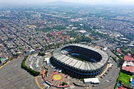 Neljän vuoden päästä jalkapallon MM-lopputurnaus järjestetään kolmessa maassa: Yhdysvalloissa, Kanadassa ja Meksikossa. Näistä Meksikon Azteca-stadionin yllä maaliskuussa 2020. 