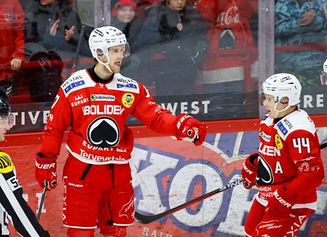 Roni Sevänen (vasemmalla) ei pelaa ensi kaudella Ässissä. Jan-Mikael Järvisellä on sopimus Poriin myös ensi kaudesta.