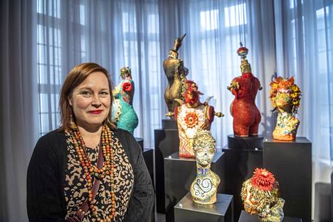Laviassa asuvan Hanna Viitalan kierrätysmateriaaleista tekemiä veistoksia on esillä Kansallismuseossa torstaina avautuneessa laajassa outsider-taiteen näyttelyssä.