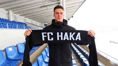 Hyökkääjä Kristian Yli-Hietanen tekee paluun miesten jalkapalloliigaan Hakan paidassa.