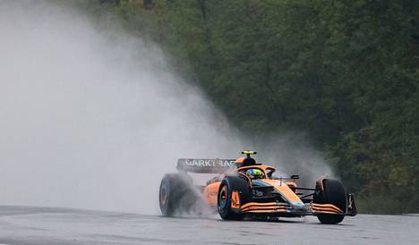 McLaren-tallin Lando Norris Unkarin gp:n harjoituksissa heinäkuun lopussa.
