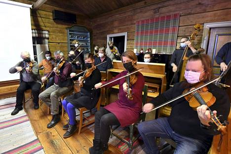 Pelimannitalossa Kaustisella soitto soi 15. joulukuuta 2021, kun kaustislainen viulunsoittoperinne lisättiin toisena Suomen kohteena aineettoman kulttuuriperinnön luetteloon Unescon Pariisin-kokouksessa.