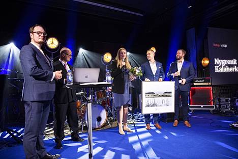 Nygrenin perheyritykselle annetun palkinnon saapuivat vastaanottamaan sisarukset Vera, Verneri ja Valtteri Nygren.