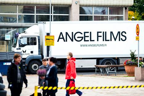 Valkeakoski kiinnostaa nyt kuvauskohteena eri tuotannoissa. Kuvauskalustoa vuokraavan Angel Filmsin kuorma-auto oli pysäköity perjantaina Kauppatorin laidalle. 