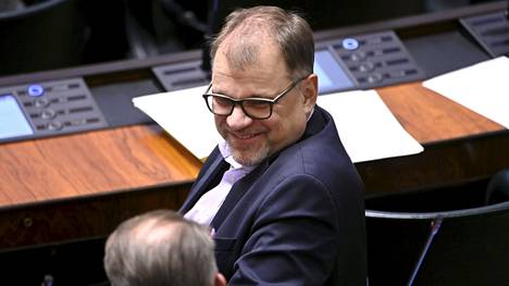 Entinen pääministeri, keskustan kansanedustaja Juha Sipilä osallistui eduskunnan täysistuntoon 12. lokakuuta.