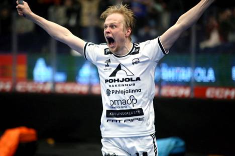 Mikko Laakson avausmaali kolmannen erän alussa käynnisti KrP:n takaa-ajon finaaliottelussa.