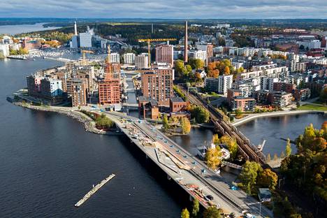 Tampereen väkiluku oli syyskuun lopussa 247 866. Vuotuinen kasvu on viime vuosina ollut runsaat 3 000 asukasta, joten 250 000 asukkaan raja rikotaan näillä näkymin ensi vuonna. Todennäköisesti se tapahtuu kuitenkin vasta loppukesästä 2023.