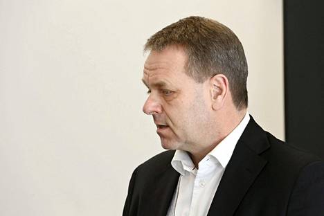 Suomen Olympiakomitean puheenjohtaja Jan Vapaavuori tiedotustilaisuudessa Helsingissä 28. maaliskuuta 2022.