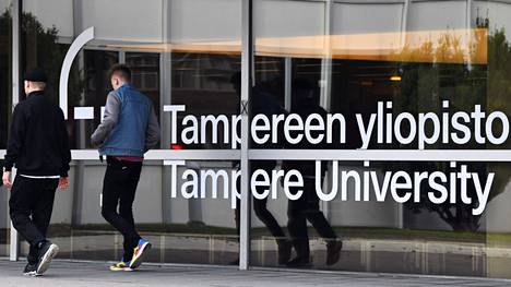  Opiskelijoita Tampereen yliopistolla 4. syyskuuta 2020.
