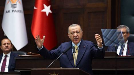 Turkin presidentti Recep Tayyip Erdoğan on vastustanut Suomen ja Ruotsin Nato-jäsenyyttä.  Erdoğan kuvattiin Turkin Ankarassa, kun hän puhui puolueväelleen 1. kesäkuuta.