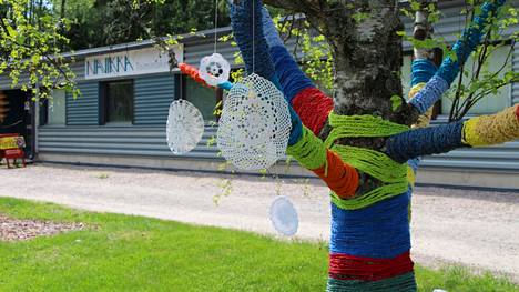 Yliahossa Keuruulla toimiva Navikka on tunnettu erityisesti monenlaisista käsityötuotteistaan. Arkistokuva toimintakeskuksen avointen ovien päivästä kesällä 2018.