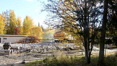 Vilppulassa Suomelantiellä sijaitsevien talojen purkamisesta päätettiin toukokuussa 2021. 