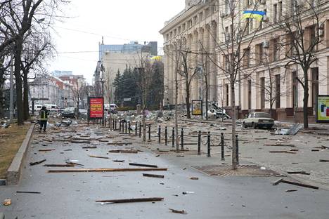 Uutistoimisto Reutersin kuvaajan ottama kuva näyttää tuhoja Harkovan keskustassa tiistaina 1. maaliskuuta. 
