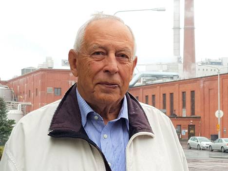 Muistiliiton kunniapuheenjohtaja Pekka Laine on työskennellyt muun muassa Tervasaaren ja Paperituotteen johtajana Valkeakoskella.