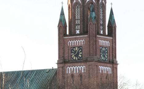 Keski-Porin kirkossa on mahdollista jatkossa järjestää sateenkaarimessuja.