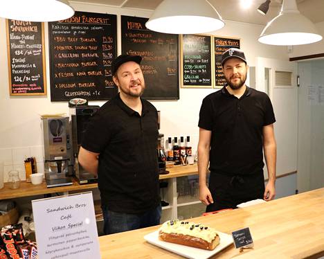 Sandwich Bros -ravintolan yrittäjät Ville Oikari ja Matias Pitkänen ovat vakiinnuttaneet paikkansa lounastajien sydämessä.