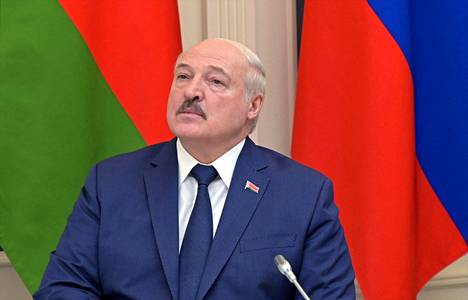 Valko-Venäjän itsevaltainen johtaja Aljaksandr Lukashenka on toistaiseksi välttänyt maansa suoran osallistumisen Ukrainan sotaan.