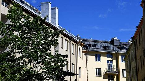 Helsingissä kuntakohtaisiin kiinteistökuluihin menee 90-neliöisessä perheasunnossa noin 3 900 euroa vuodessa, kun Pohjois-Pohjanmaalla Kempeleessä riittää hieman alle 2 800 euroa. Nämä talot kuvattiin Helsingissä 17. kesäkuuta.