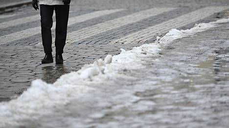 Satakunnassa sataa Ilmatieteen laitoksen mukaan maanantaina vettä ja räntää.