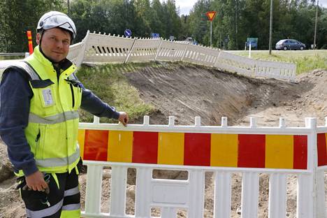 Arkeologi Kalle Luoto oli tänä vuonna tutkimassa Tampereen Maisansalossa vanhaa kylänpaikkaa. Valokuva hänestä on otettu heinäkuussa 2019 Kangasalan Sarsan kaivauksilla.