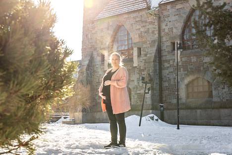 Kaikkien kirkkoa edustanut asianajaja Laura Haurinen Karhola oli ehdolla Tampereen Tuomiokirkkoseurakunnassa. Suvaitsevainen ja sanavalmis nainen sai vahvan kannatuksen viime seurakuntavaaleissa vuonna 2022.
