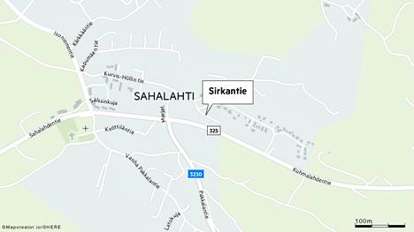 Pirkanmaan pelastuslaitos sai hälytyksen keskisuuresta rakennuspalosta Sirkantielle Sahalahdelle maanantaina kello 10.25.