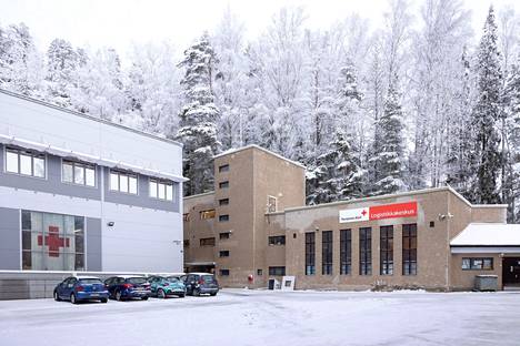 Suomen Punaisen Ristin logistiikkakeskus sijaitsee Tampereen Kalkussa, mistä apu lähtee eri puolille maailmaa.