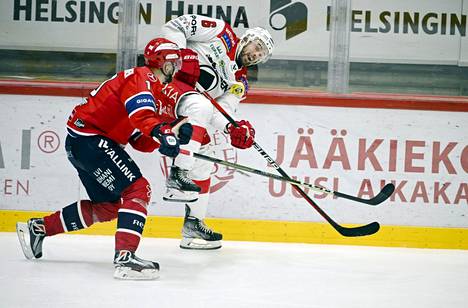 Ässien Jesse Joensuun ja HIFK:n Kristian Vesalaisen välinen vääntö päättyi helsinkiläisten eduksi.