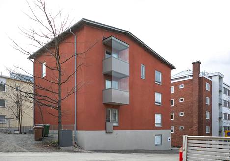 Armonkalliolla Pursikatu 4:ään on myönnetty rakennuslupa asuinkerrostalolle. Tampereen kaupungin mukaan se on nyt majoituskäytössä.