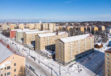 Kerrostaloja Tampereen kalevassa Sammonkadun varressa huhtikuun alussa 2022.