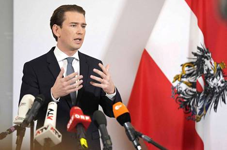 Sebastian Kurz antoi lehdistölle perjantaina lausunnon hallinnon kriisistä Wienissä.