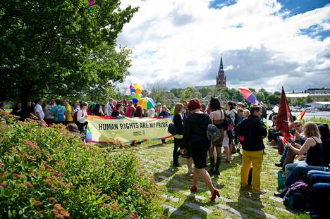 Tekstarin lähettäjä ehdottaa Jazzkadulle uutta paikkaa. Pohjoisrannassa kulki jo muun muassa Pride-kulkue kesällä 2013.