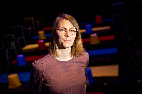 Taina Silkkola ohjaa Teatteri Ulpun juhlavuoden näytelmän. 
