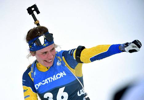 Ruotsin Elvira Öberg ampui nollat ja piti ladulla parasta vauhtia. Voito oli ylivoimainen.