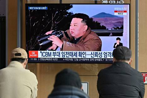 Televisioruudulla Pohjois-Korean johtaja Kim Jong-un seurasi ohjustestiä aiemmin tällä viikolla. 