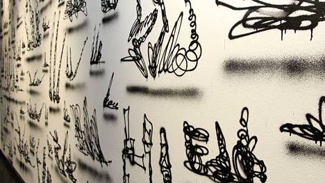 Nuoret ovat toivoneet Keuruulle näkyvälle paikalle graffitiseinää, johon voisi maalata. Graffiti on seinään tehty kuva tai teksti. Nuorisovaltuusto teki toiveen pohjalta aloitteen, johon tekninen lautakunta otti myönteisen kannan.
