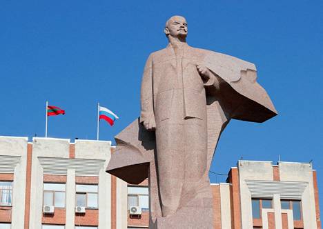 Vaikka Transnistria kuuluu virallisesti Moldovaan, separatistialue on julistautunut itsenäiseksi. Alue on ilmoittanut useita kertoja, että se haluaisi liittyä Venäjään. Tämä Lenin-patsas kuvattiin Transnistrian ”parlamenttitalon” edustalla marraskuussa 2021.