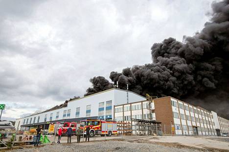 Jyväskylän Rautpohjassa syttyi 7. toukokuuta tulipalo tehdashallissa. Palo tuotti hetkellisesti sankkaa savua.