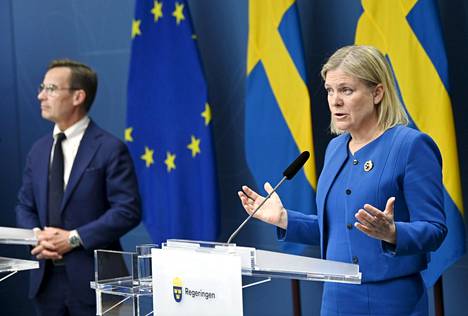Pääministeri Magdalena Andersson ilmoitti yhdessä pääoppositiopuolue maltillisen kokoomuksen puheenjohtaja Ulf Kristerssonin kanssa Ruotsin hakevan Nato-jäsenyyttä. 